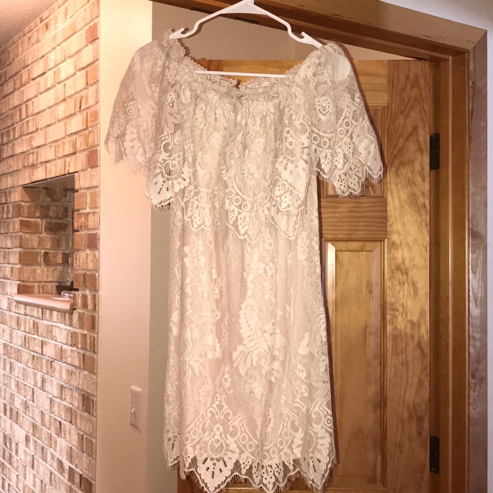 Off the shoulder sexy lace dress